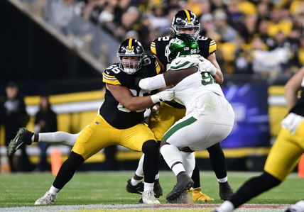 Steelers Offensive Lineman Injured vs. Bengals