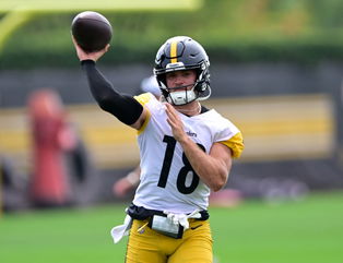 Seahawks Sign Former Steelers Quarterback as Wide Receiver