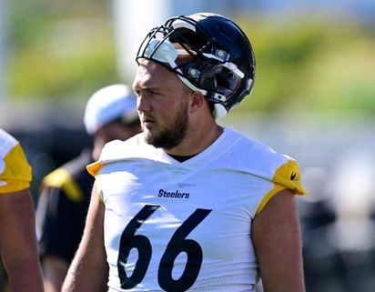 Steelers Starting Offensive Lineman Suffers Injury