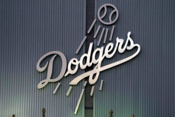 Los Angeles Dodgers Rumors Reveal All-Star Bat Team is Pushing for Right Now