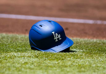 MLB Insider Links Los Angeles Dodgers to 8x All-Star, 10x Gold Glove Winner