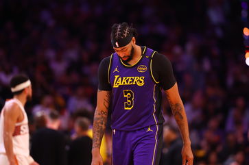 Lakers are looking to avoid devastating future with newly-injured superstar