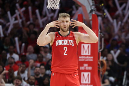 Warriors could chase need for center in trade with Grizzlies