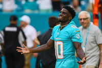 Tyreek Hill detained by police ahead of Miami Dolphins opener