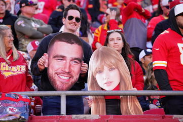 This Clip Of Travis Kelce Reading a Taylor Swift Clue On ‘Are You Smarter Than A Celebrity?’ Will Have You Wishing the Super Bowl Was Over Already