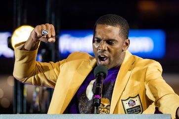 Randy Moss’ Son Denies Terrifying Report Regarding His Dad’s Health