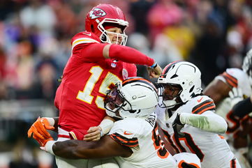 Worrisome Kansas City Chiefs rumor suggests Patrick Mahomes’ regular season may be over: Could he miss playoff games?