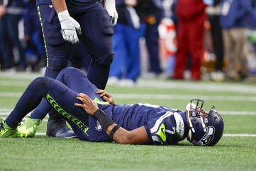 Seahawks lose game, grip on postseason