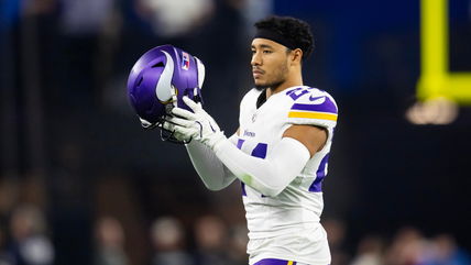 NFL Insider Reveals Vikings DB Expected to Re-Sign and Another Likely to Leave