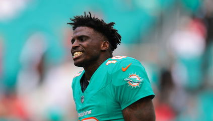 Tyreek Hill Amps Up His ‘I’m Out’ Threat To The Dolphins With Hilarious Photoshop Job Of the Antonio Brown Quitting Incident