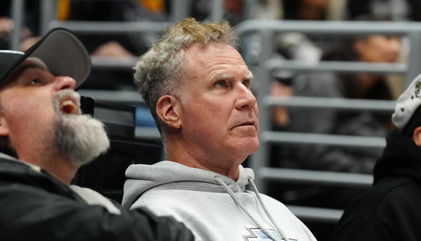 Will Ferrell’s Buddy The Elf Shows Up At Kings-Flyers Game – And There’s Something Different About Him