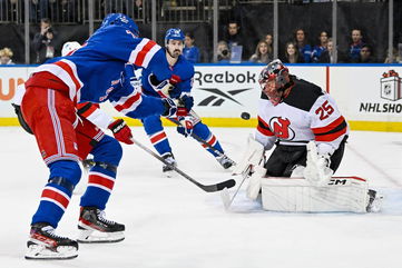 No. 1 goalie for Rangers rival ‘going to miss some time’ in massive injury news