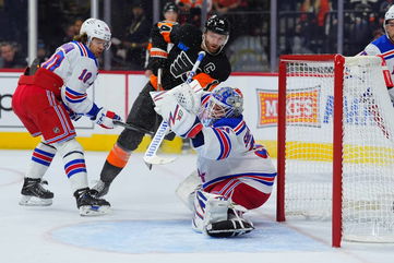 Rangers spiral continues with 5th straight loss, 3-1 to Flyers