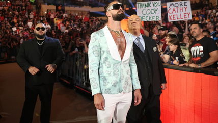 Seth Rollins Forces Massive Upset by Invading the Main Event on SmackDown