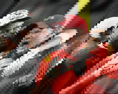 An Irate Andy Reid Gets in Travis Kelce’s Face