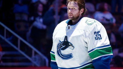 “His career is over” – NHL fans react as Canucks goaltender Thatcher Demko gets INJURED once again