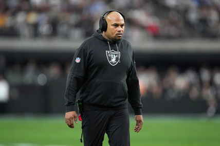 “They firing all the black coaches!” – Raiders firing Antonio Pierce after 1 full year has fans pointing to racial bias