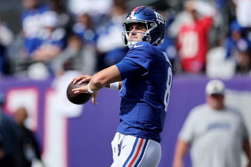 How Much Money Would the Vikings Make for Daniel Jones?