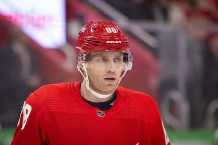 Red Wings Free to Play to Their Strengths