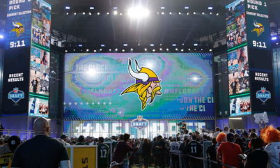 Draft Expert Rolls with a Weird Vikings Pick in Latest 2025 NFL Mock Draft