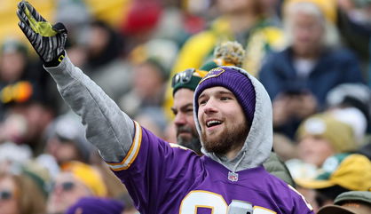 Vikings Fans Embrace Huge NFL “Gift” ahead of Free Agency