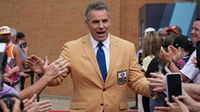 Kurt Warner Pounds the Table for New Viking