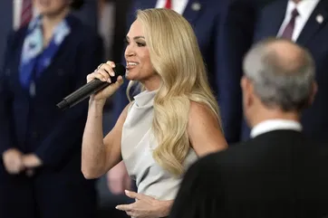 Carrie Underwood sings ‘America the Beautiful’ a cappella after soundtrack fails at inauguration