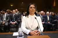 Tulsi Gabbard repeatedly refuses to denounce Edward Snowden as a ‘traitor’