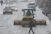 Snowstorm disrupts more than 10,000 flights across US