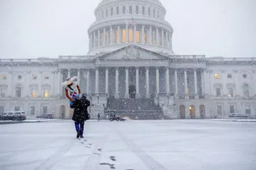 DMV endures major snowstorm with impact to federal workers and students