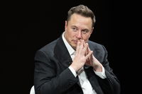 Conservatives Critical of Elon’s Pro-Immigration Stance Stripped of Verification Badges