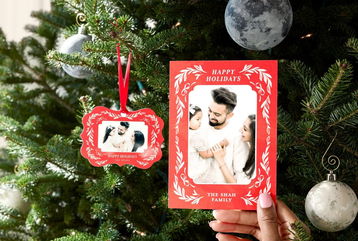 It’s a short season and people are scrambling for Christmas card photos. Why?