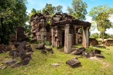 A Giant Sandstone Guardian Statue Was Discovered At A Remote Temple In Cambodia, Broken Into Six Pieces