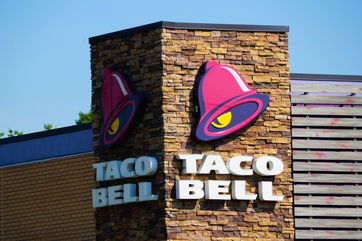 A Florida Couple Found A World War II Hand Grenade While Magnet Fishing And Brought The Explosive To Taco Bell