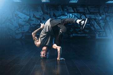 After Years Of Breakdancing, A Man Developed A Bulge On The Top Of His Head That Had To Be Surgically Removed