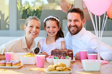 He Lost It On His Wife For Telling His Son To Get Out Of A Family Photo At His Stepdaughter’s Birthday Party And Thinks His Son Deserves To Be Treated As One Of Her Own Kids