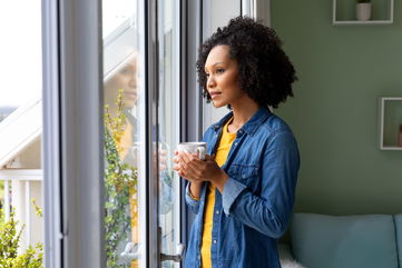 She Told Her Male Neighbor That His Wife Was Cheating On Him While He Was Out Of Town And Showed Him Photos To Prove It