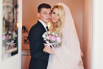 She Told Her Daughter She’s Not Going To Her Wedding If She Forces Her To Sit Next To A Photo Of Her Late Ex-Husband