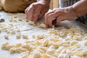 This Rare And Mysterious Pasta Is Produced By The Women In This Italian Family, And It’s At Risk Of Disappearing Forever