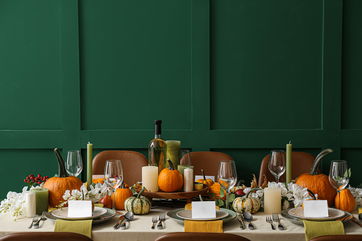 These Hosting Hacks For Friendsgiving Will Save You Stress Without Sacrificing The Fun