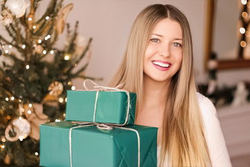 She Blocked Her Husband From Giving Their Daughter Christmas Presents From His Affair Partner