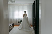 Just One Day Before She Passed Away From Cancer, She Got To See Her Daughter Try On Wedding Dresses