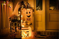 13 Best Dorm-Friendly Halloween Decorations