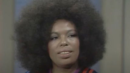 Roberta Flack, Grammy-Winning Singer Of ‘Killing Me Softly With His Song,’ Dead At 88