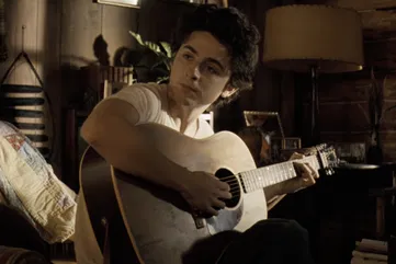 Timothée Chalamet Shines as Bob Dylan: Inside the Highly-Anticipated Biopic ‘A Complete Unknown