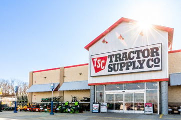 Despite rumors, Tractor Supply still powering forward in West Babylon