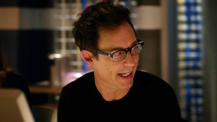 The CW’s Reverse-Flash Tom Cavanagh Has A Positive Review Of ‘The Flash’ Movie Starring Ezra Miller – And Its “IQ Level”