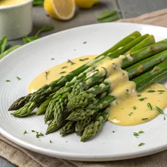 Asperges à la Hollandaise (Asparagus Hollandaise)