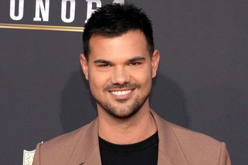 Taylor Lautner Returns to His Werewolf Roots in New Series